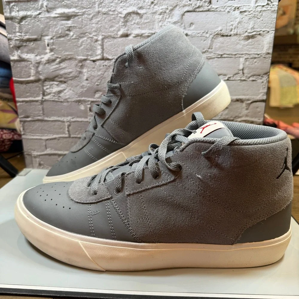 Jordan Series Mid Cool Grey Sneakers Men's 10.5 DA8026-002 Suede Leather Shoes